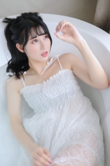 一边亲着一面膜的免费版电视